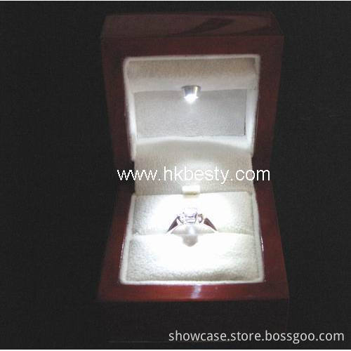 fashion and high quality wooden jewelry boxes with LED light